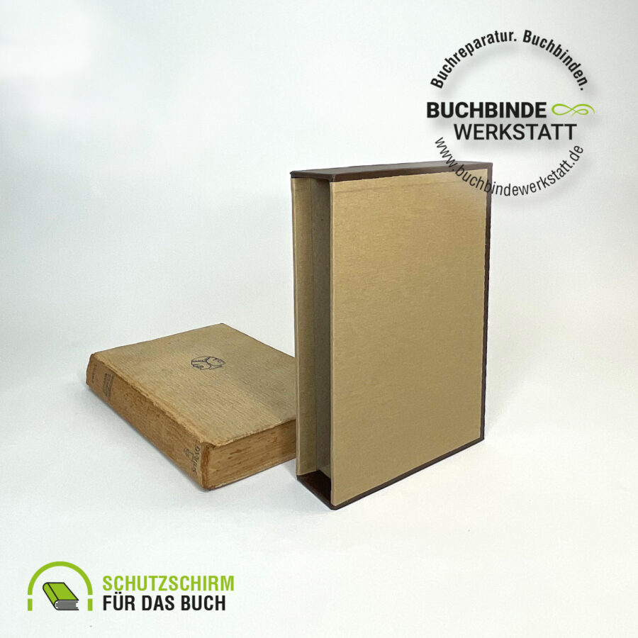 Schuber zum Schutz eines Buches