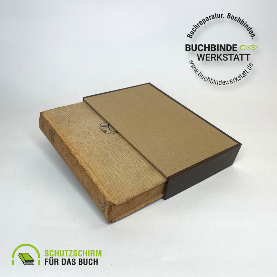 Schuber zum Schutz eines Buches