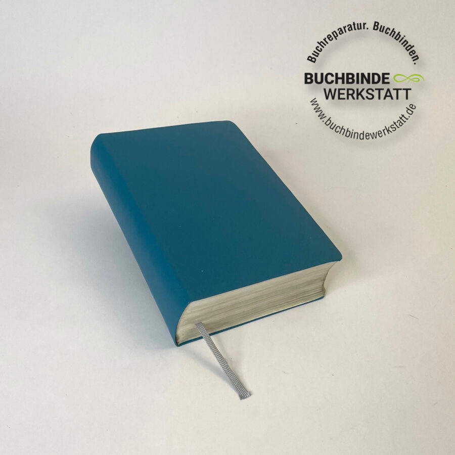 Bibel-Reparatur:<strong> Bibel ist beschädigt </strong> – Bild 6
