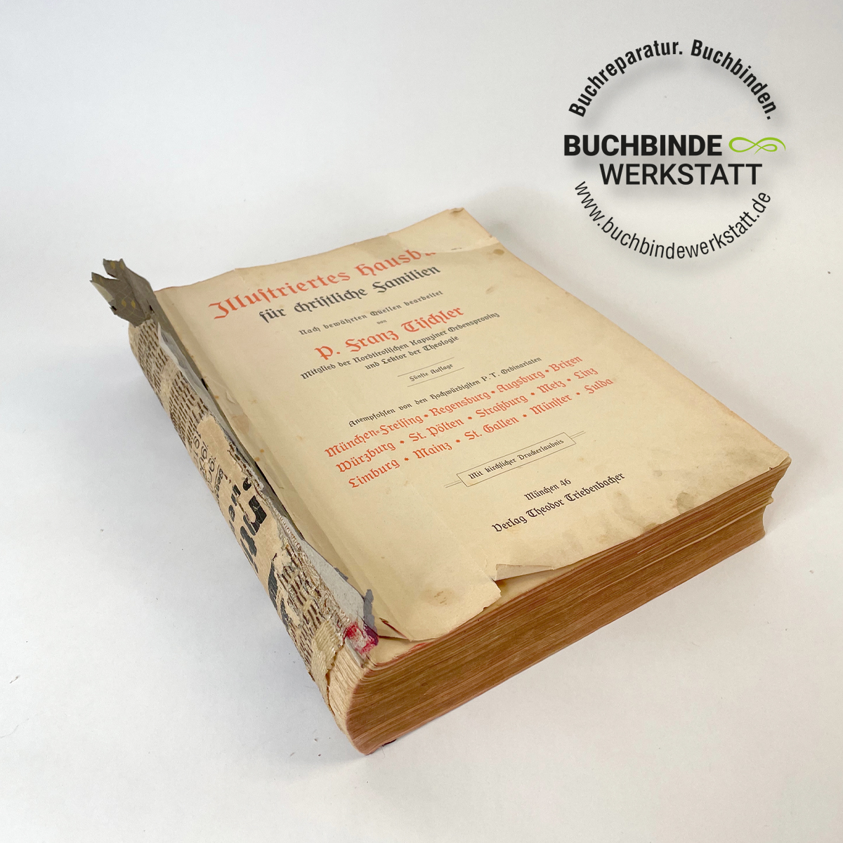 Gesamt beschädigtes Buch Historisches Buch am Rücken repariert.