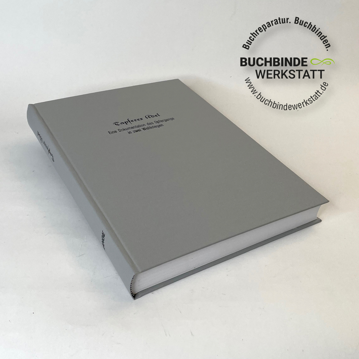 Buch aus losten Seiten als Ganzleineneinband