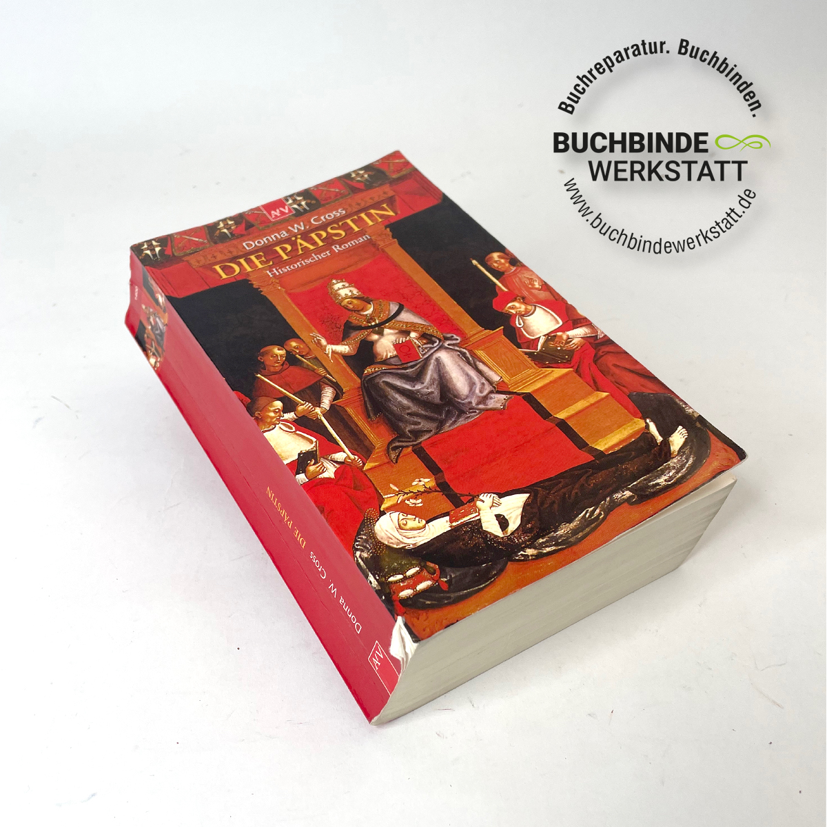 Taschenbuch beschädigt und neu binden lassen